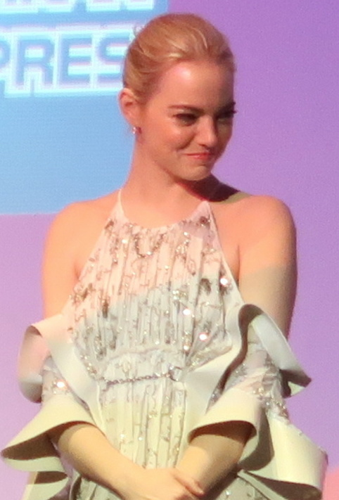 Emma Stone - an example of a celebrity with 32B breasts